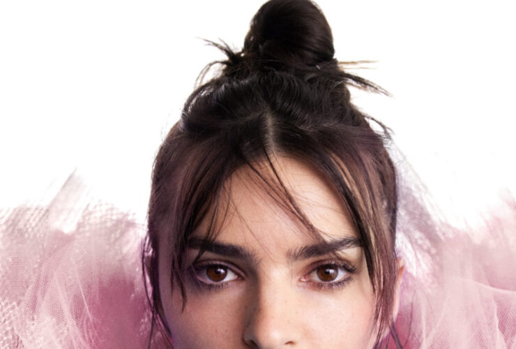 Emily Ratajkowski Is the New Face of Flowerbomb + More Beauty News