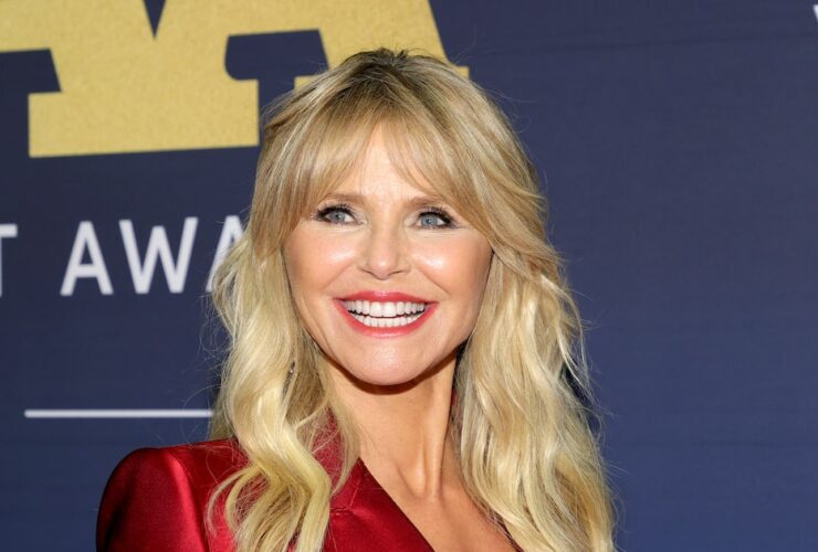 Iconic Blonde Christie Brinkley Considers Going Gray