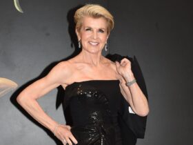 Former foreign minister Julie Bishop stuns in elegant photoshoot posing without pants