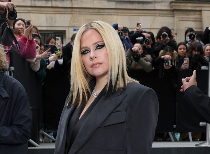 Avril Lavigne Suits Up for Lanvin’s Fall 2023 Paris Fashion Week Show – WWD