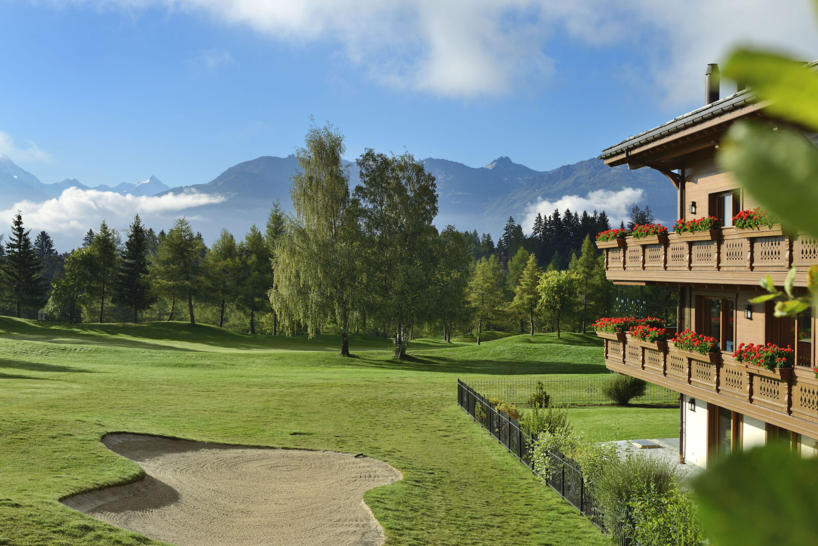 GUARDA GOLF HOTEL, THE BEST OF CRANS MONTANA