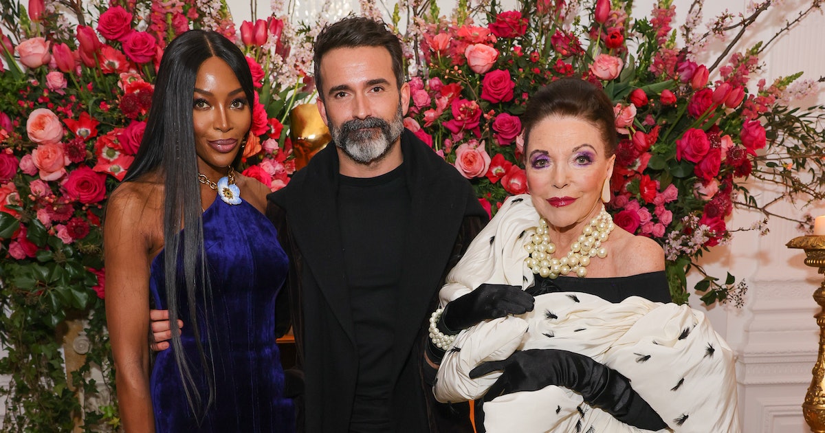 Joan Collins and Naomi Campbell Prove It Takes a True Diva to Pull Off Schiaparelli