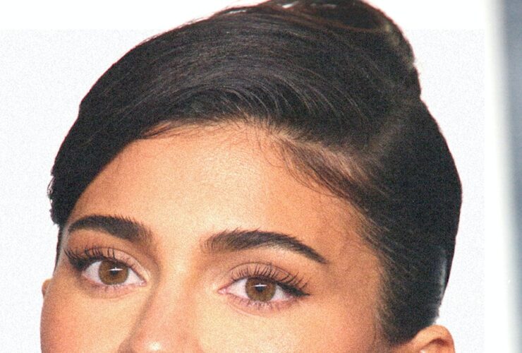 Kylie Jenner Lost Her Eyebrows Trying to Keep Up With Beauty Trends