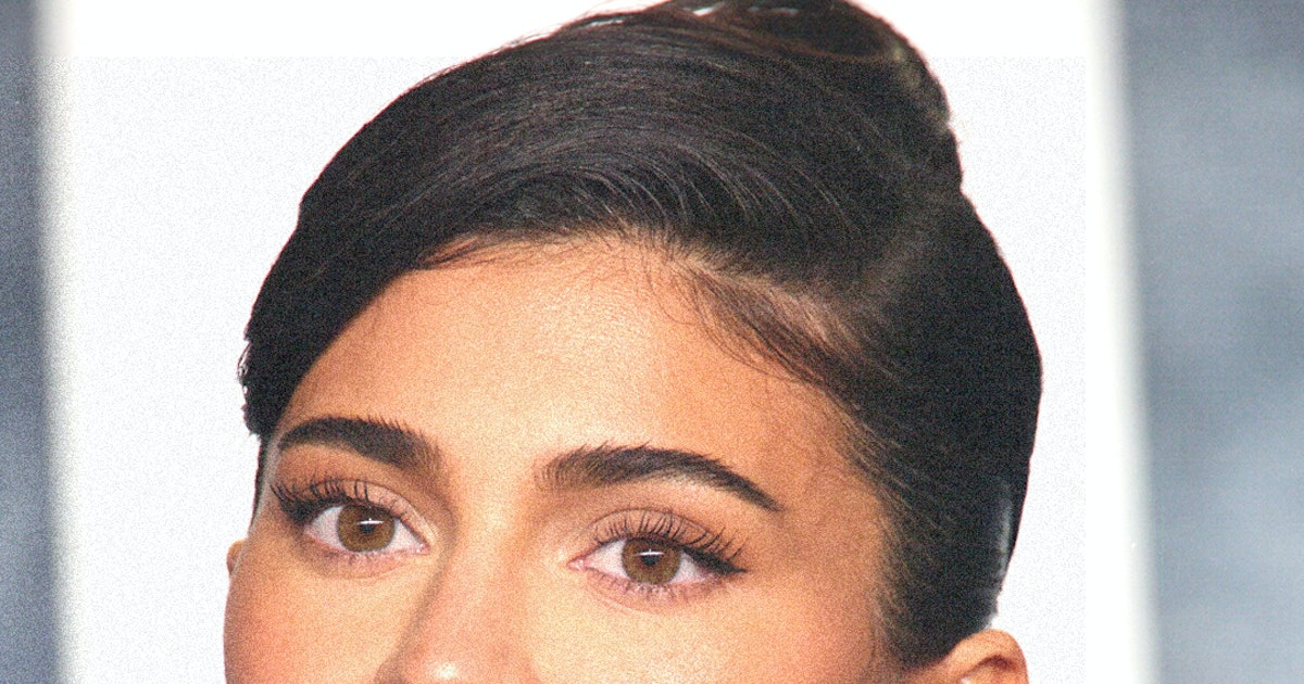 Kylie Jenner Lost Her Eyebrows Trying to Keep Up With Beauty Trends