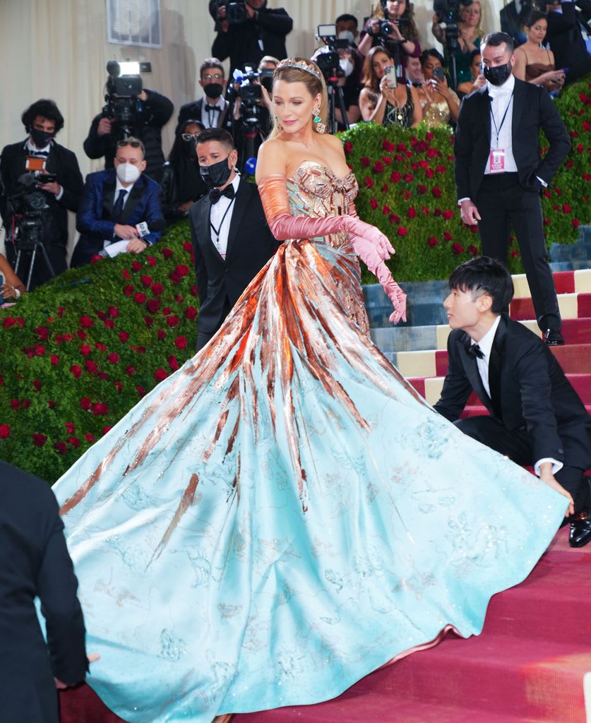 Blake Lively attends The 2022 Met Gala Celebrating "In America: An Anthology of Fashion" at The Metropolitan Museum of Art on May 2, 2022 in New York City. 