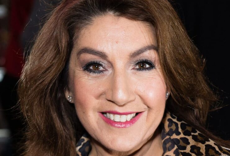 Loose Women’s Jane McDonald dazzles in skintight leggings and zany top – fans react