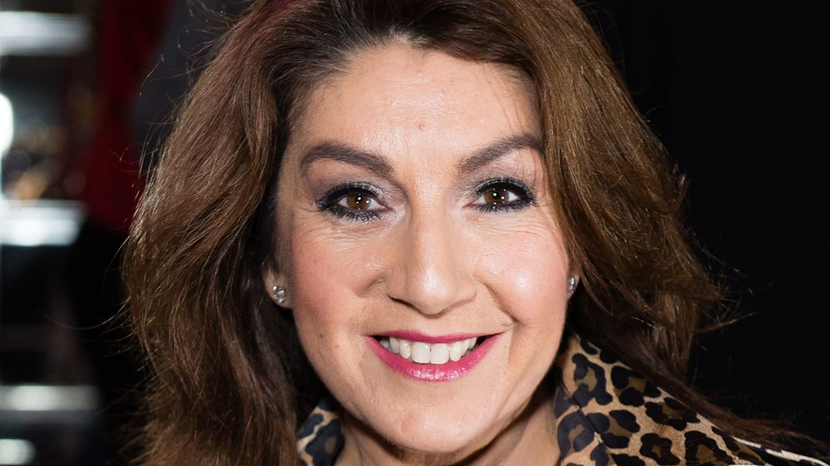 Loose Women’s Jane McDonald dazzles in skintight leggings and zany top – fans react