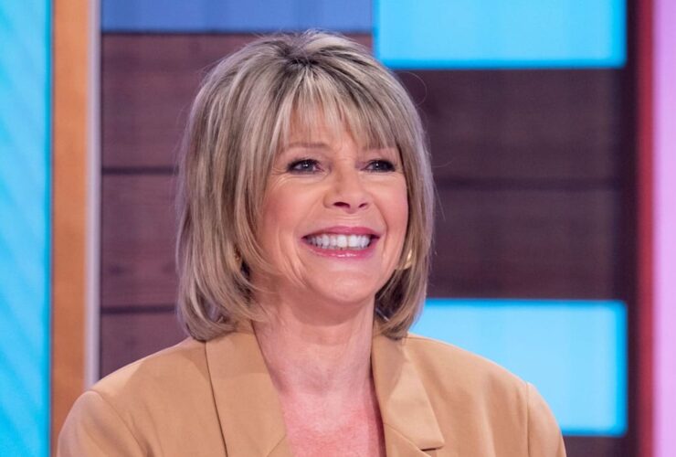 Loose Women’s Ruth Langsford wows in ultra-flattering waist-cinching trousers