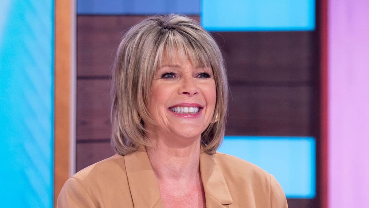 Loose Women’s Ruth Langsford wows in ultra-flattering waist-cinching trousers