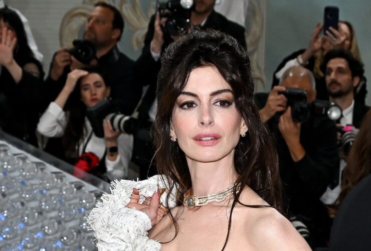 Anne Hathaway Was Simultaneously a Versace and Chanel Bride at the 2023 Met Gala