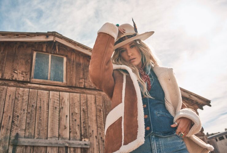 Wrangler Signs Multi-Year Deal with Country Music Star Lainey Wilson – Sourcing Journal