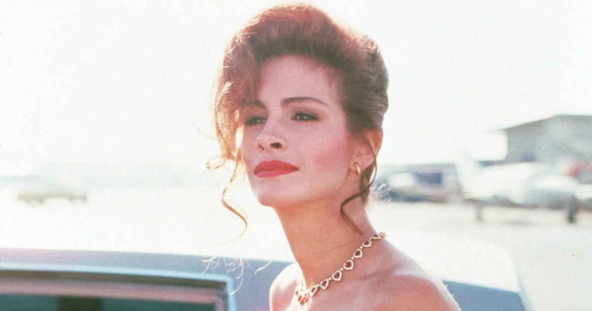 Julia Roberts’ Pretty Woman Got an Avant Garde Paris Fashion Week Makeover