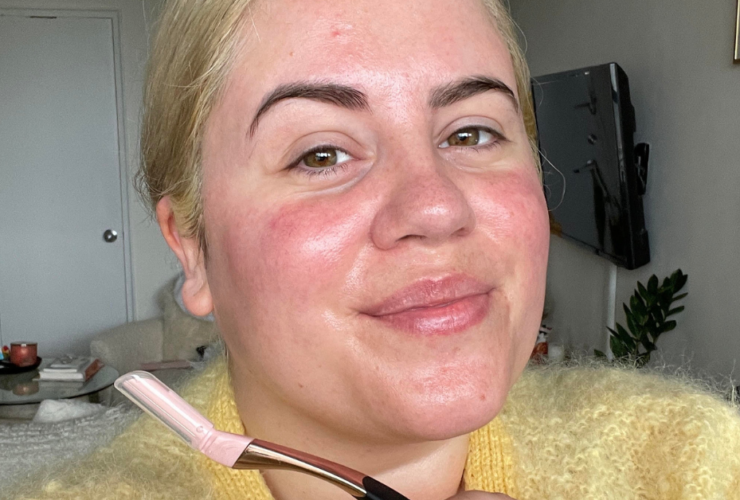 DIY Dermaplaning 101: My First Experience and Must-Know Tips for Smooth Results



What is dermaplaning?How do you do it?What were my results?