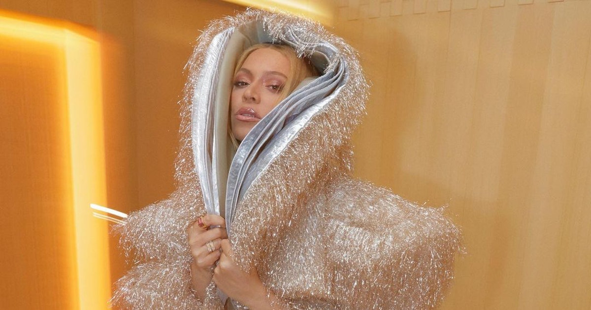 Beyoncé’s Sculptural Tinsel Jacket Can Be Worn In Two Ways