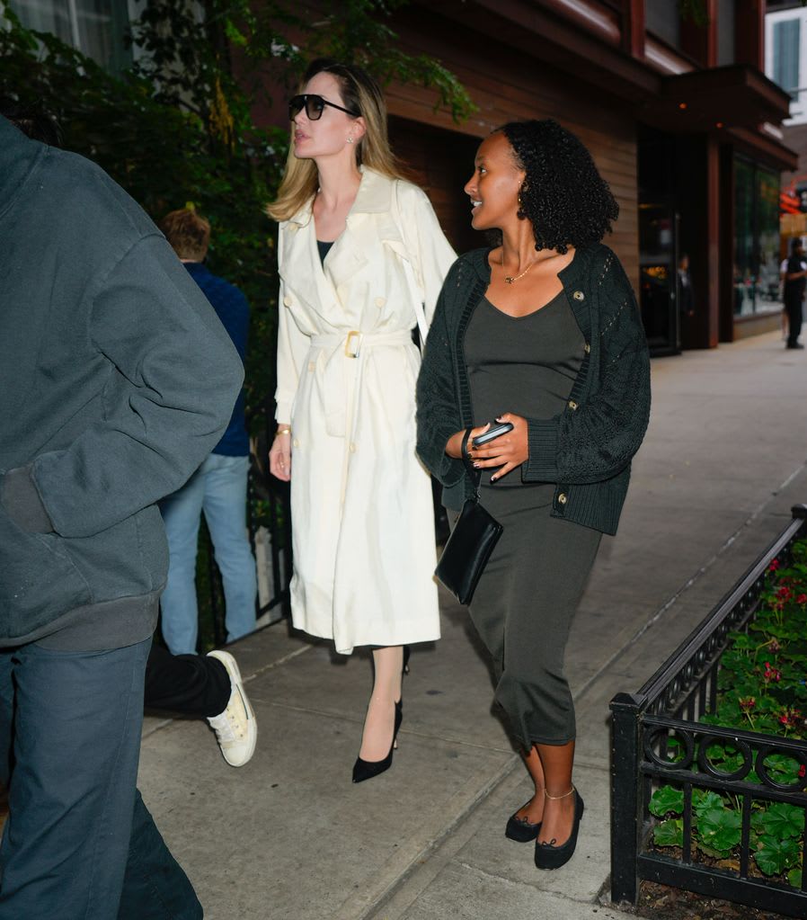 Angelina Jolie with her daughter Zahara