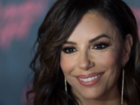 Eva Longoria looks incredible in yellow strapless gown as she poses alongside Jeff Bezos’ fiance Lauren Sanchez