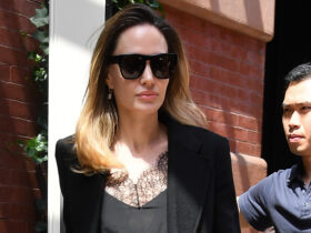 Angelina Jolie Means Business in Sharp Black Pumps – Footwear News