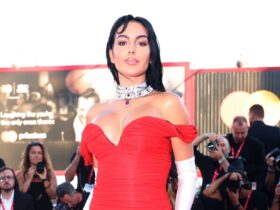 Georgina Rodriguez Brings Drama in Red to Venice Film Festival – Footwear News