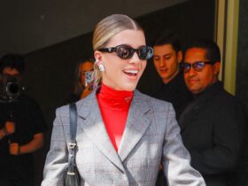 Sofia Richie Styles Classic Black Slingbacks to Prada’s MFW Show – Footwear News