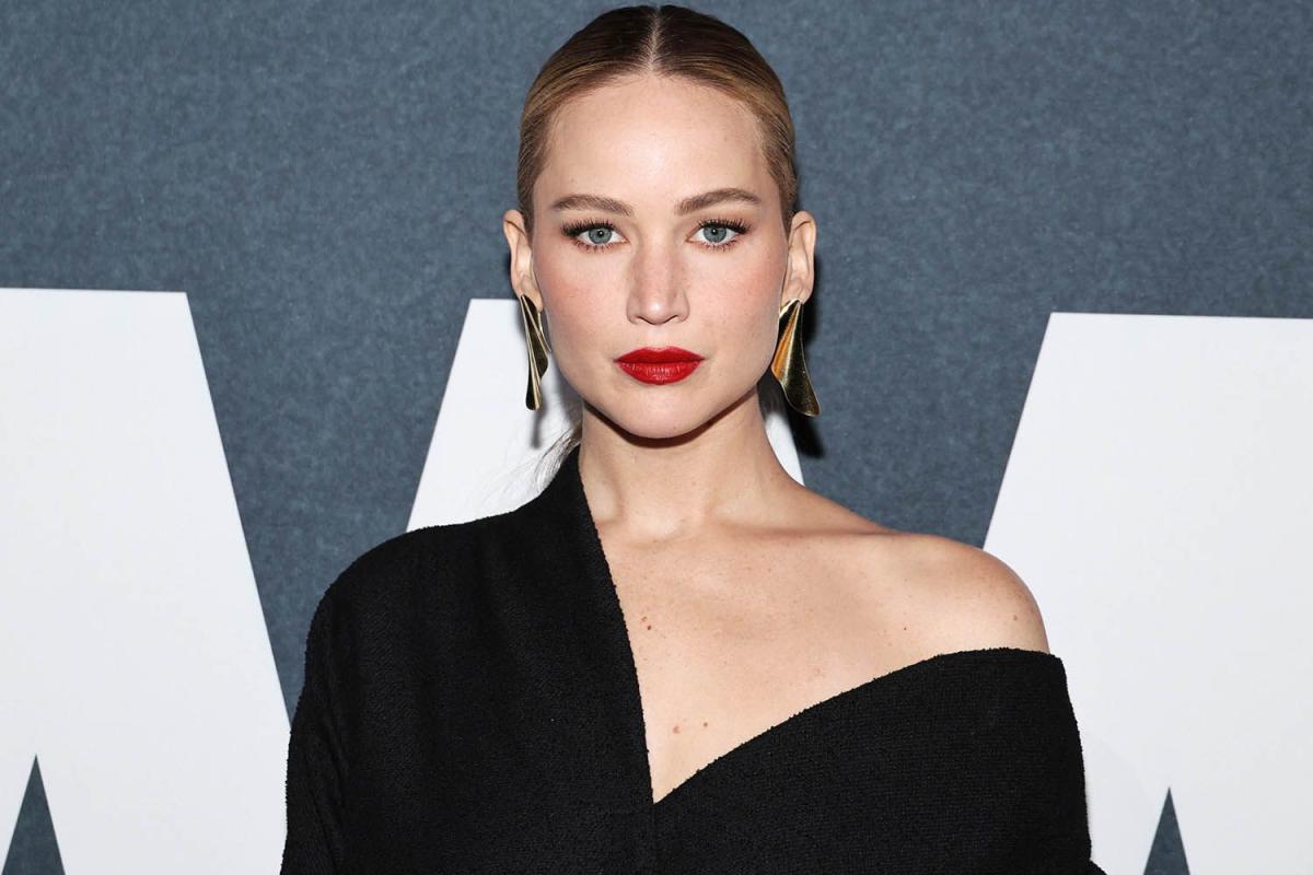 Jennifer Lawrence Showcases Off-the-Shoulder Elegance at Fashion Event in New York City