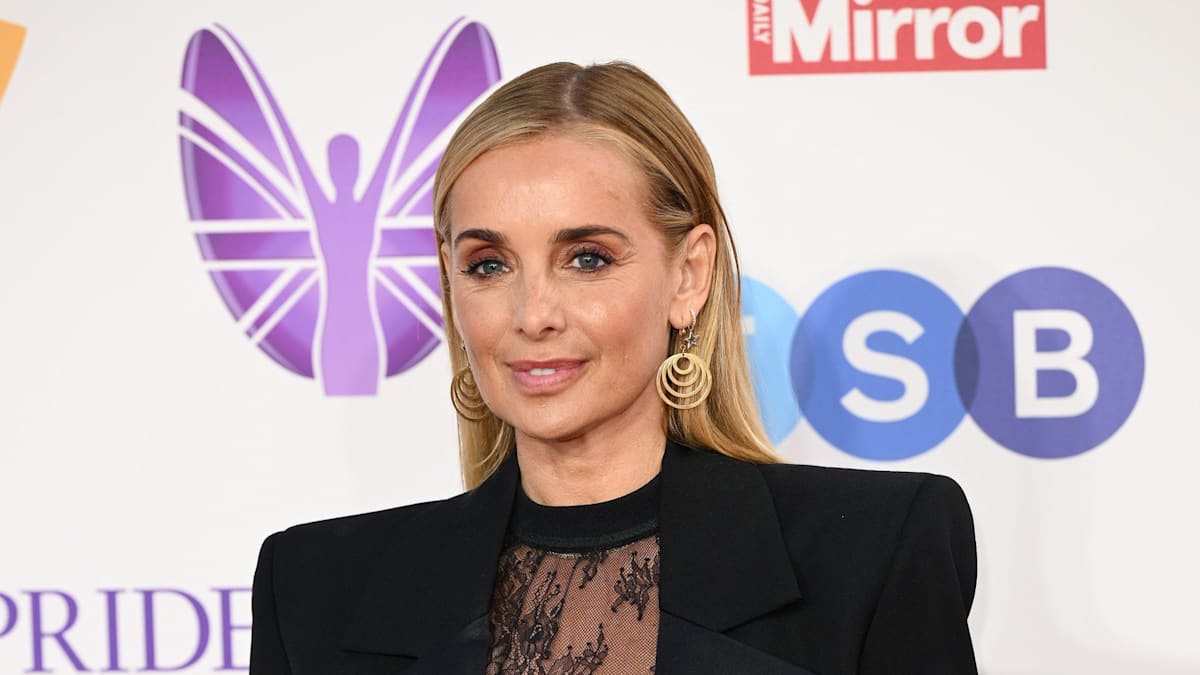 Louise Redknapp stuns in super skinny vinyl trousers