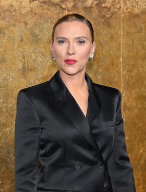 Scarlett Johansson praises Pamela Anderson’s no-makeup look