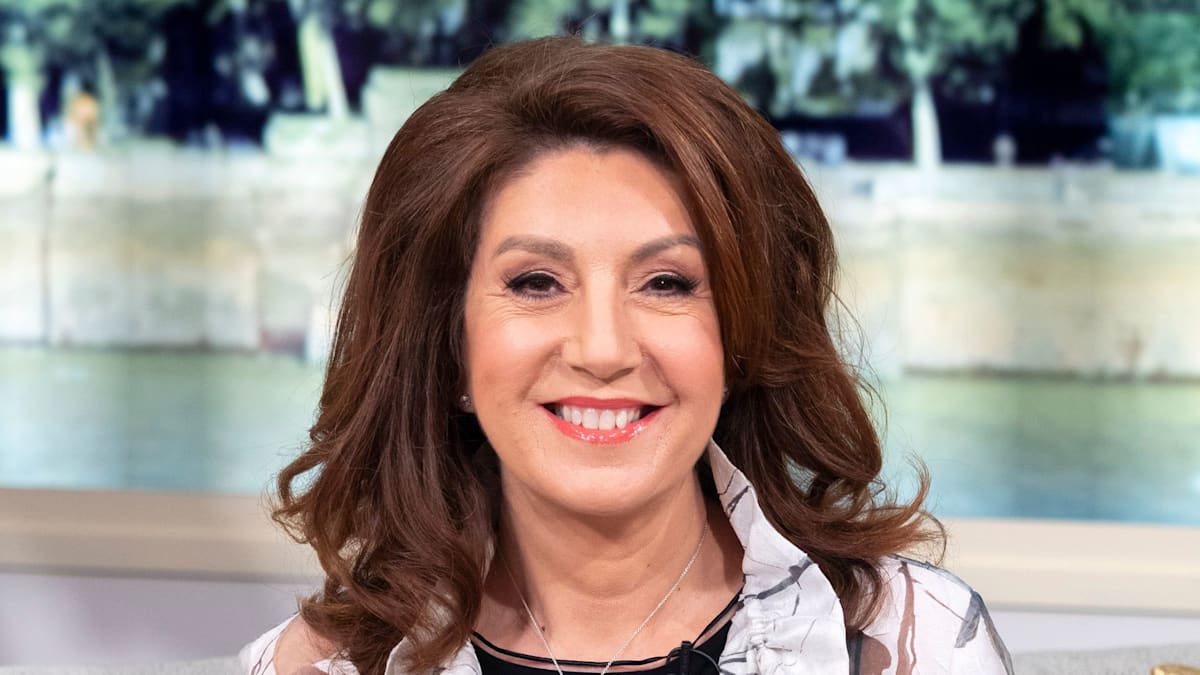 Loose Women’s Jane McDonald is the epitome of glamour in her most show-stopping look to date