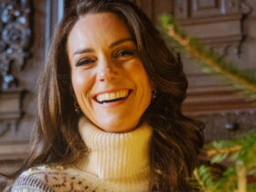 Kate Middleton Comes Back to Her Favorite White Turtleneck Jumper This Christmas