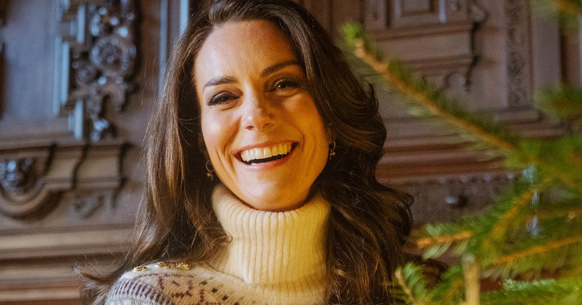 Kate Middleton Comes Back to Her Favorite White Turtleneck Jumper This Christmas