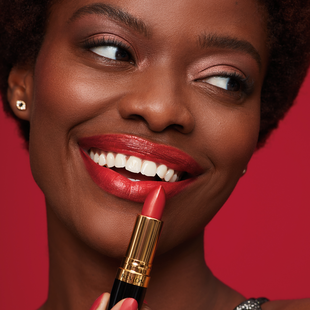 How to Choose the Perfect Shade of Red Lipstick This Holiday Season