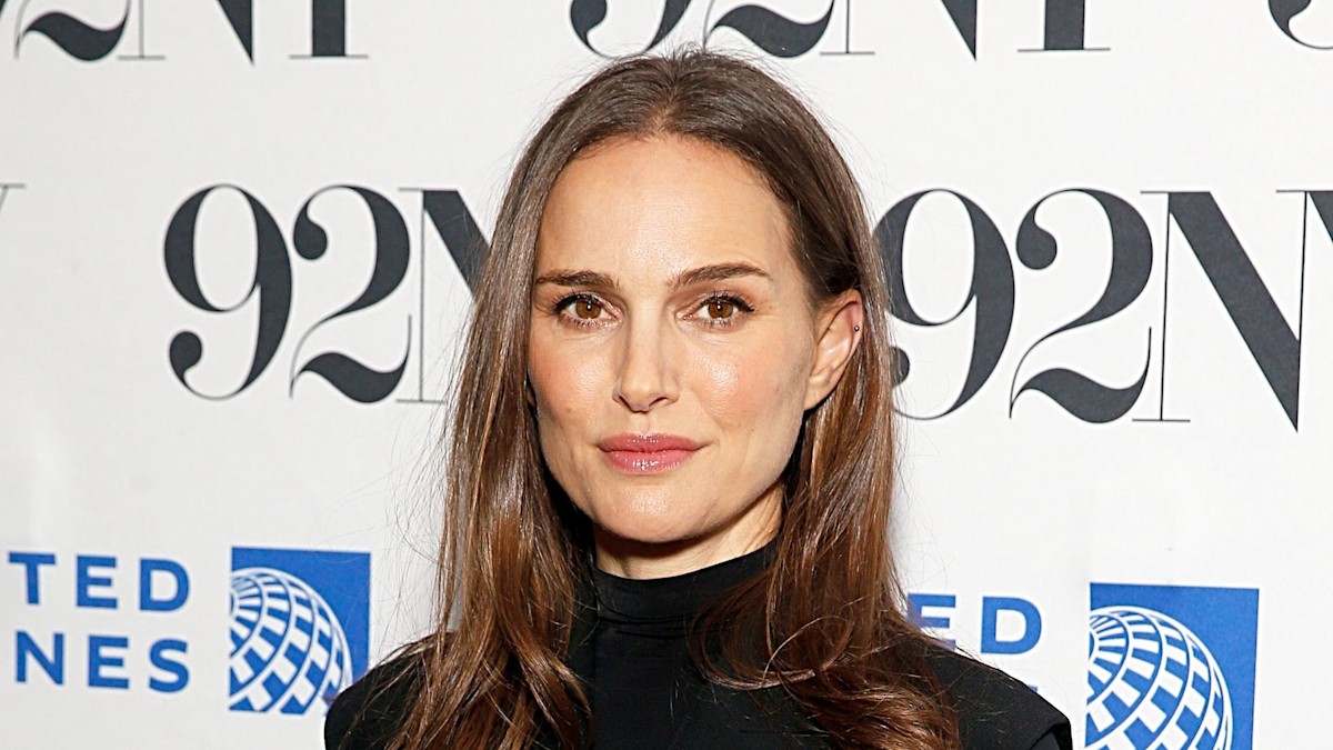 Natalie Portman stuns in leg-lengthening mini dress for solo appearance amid ‘split’ from husband