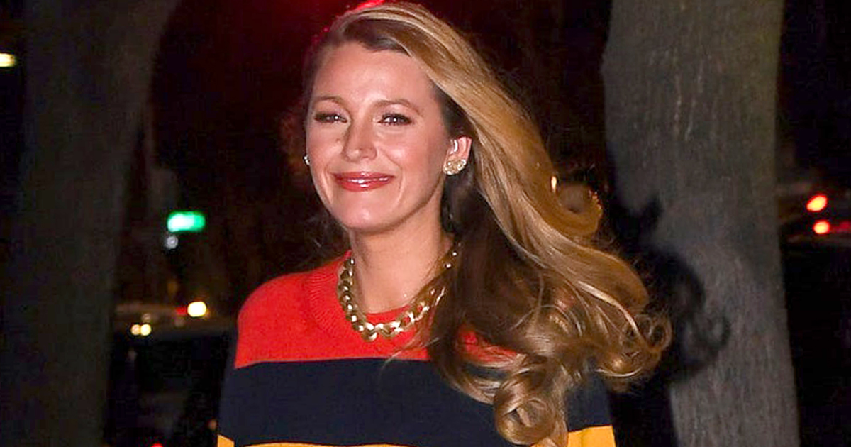 Blake Lively’s Miniskirt + Sweater Combo Is Perfect for Chilly Evenings