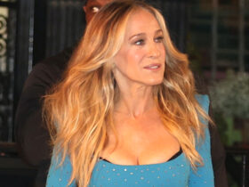 Sarah Jessica Parker Debuts A New Carrie Dress In ‘AJLT’